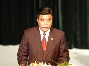 德宏信投 大搞家族式腐败的71岁原市委书记，被开除党籍！曾由正厅降为副厅